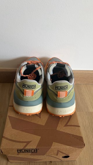 Zapatillas Munich grises y naranjas Talla 36