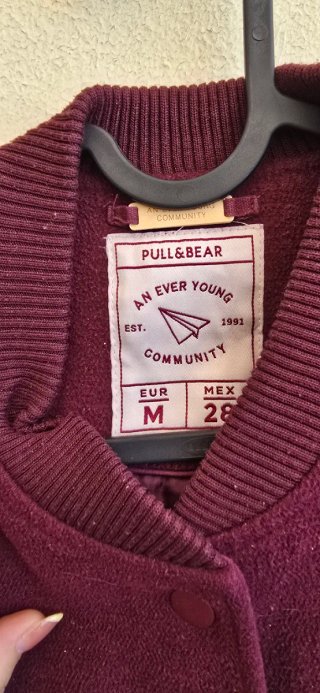 Chaqueta Bomber Pull&Bear Roja y Blanca