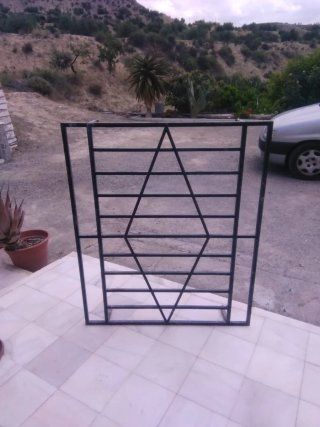 Reja de ventana de metal