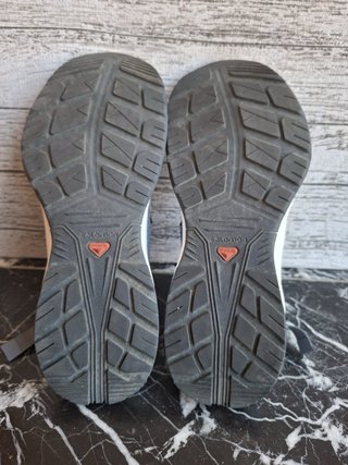 Sandalias Salomon Gris y Blanco