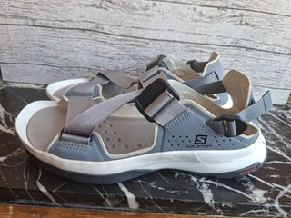 Sandalias Salomon Gris y Blanco