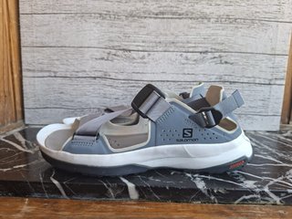 Sandalias Salomon Gris y Blanco