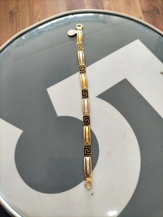 Bracciale in oro da uomo nuovo.