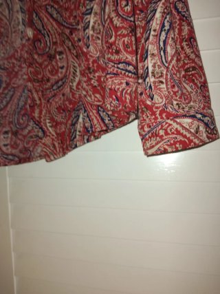 Dos blusas estampadas