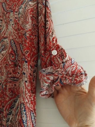 Dos blusas estampadas