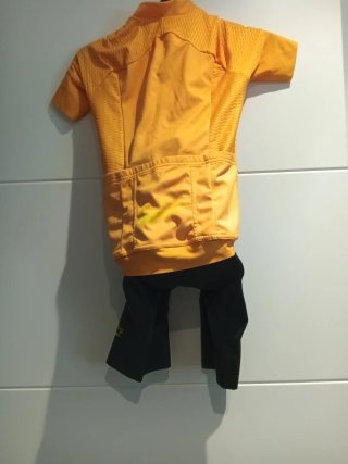 Conjunto Ciclismo Naranja y Negro Asturcycling t