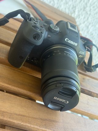 Canon EOS R7 + Objetivo RF-S 18-150mm.
