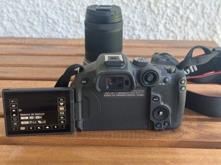 Canon EOS R7 + Objetivo RF-S 18-150mm.