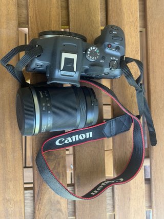 Canon EOS R7 + Objetivo RF-S 18-150mm.
