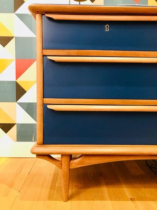 Cómoda Mid Century Azul y Madera
