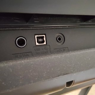 Teclado Yamaha PSR-E343 con soporte