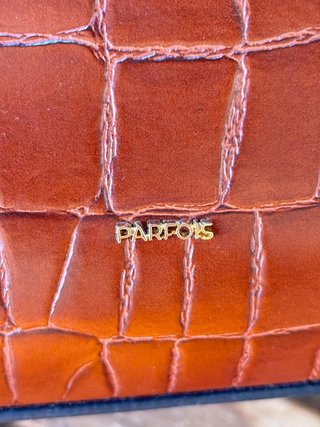 Bolso Parfois marrón efecto piel cocodrilo