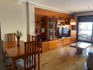 Mueble salón madera + mesa y 6 sillas