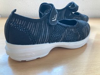 Lote 2 pares zapatillas mujer talla 37