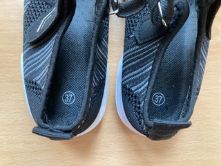 Lote 2 pares zapatillas mujer talla 37