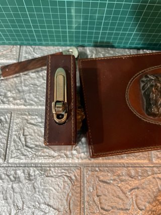 Lote antiguo: caja y tarjetero de cuero