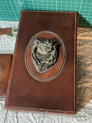 Lote antiguo: caja y tarjetero de cuero