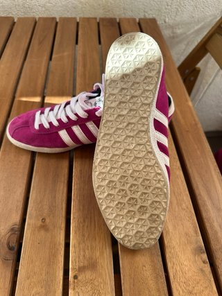 Adidas Gazelle rosa fucsia y blancas