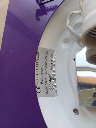 Lámpara de techo morada con flores