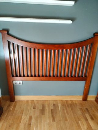 Cabecero de madera estilo clásico