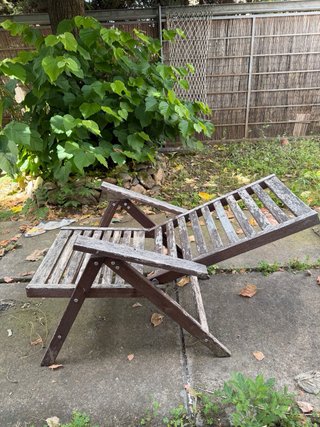 Tumbona de madera para restaurar