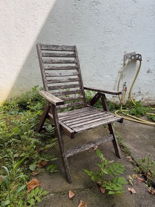 Tumbona de madera para restaurar