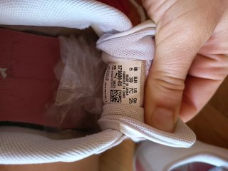 Zapatillas Puma Blancas con Detalles Rosas