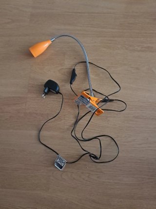 Lámpara de estudio flexible naranja