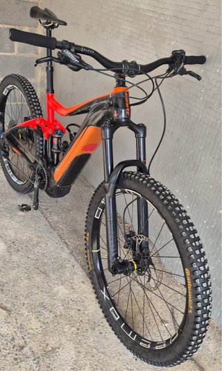 Bicicleta Eléctrica Giant Trance E+ Negra/Naranja