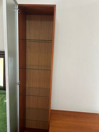 Mueble salón con vitrina madera y cristal