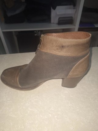 Botines de piel con cremallera