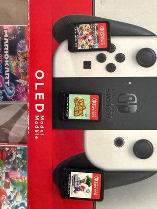 Nintendo Switch OLED Bianca + Giochi
