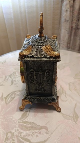 Reloj de sobremesa estilo barroco/Bronce y latón