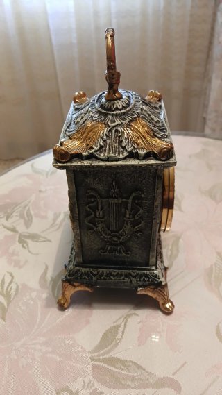 Reloj de sobremesa estilo barroco/Bronce y latón