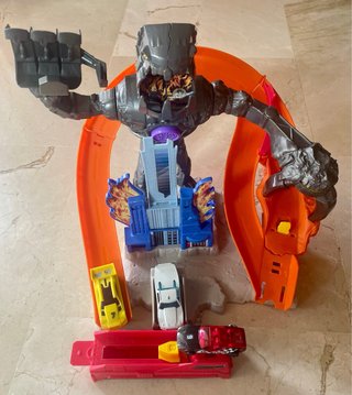 Pista Hot Wheels HW City Megarobot Attack
