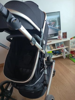 Silla de coche para bebé casi nueva
