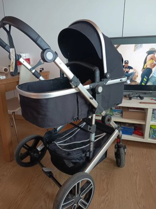 Silla de coche para bebé casi nueva