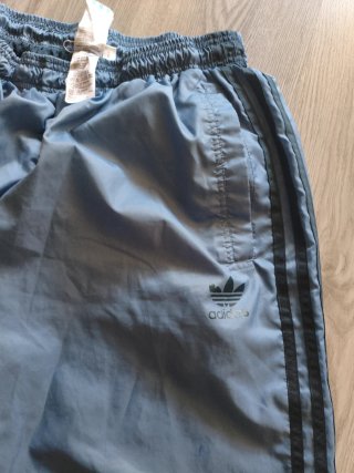 Pantalón Adidas impermeable azul