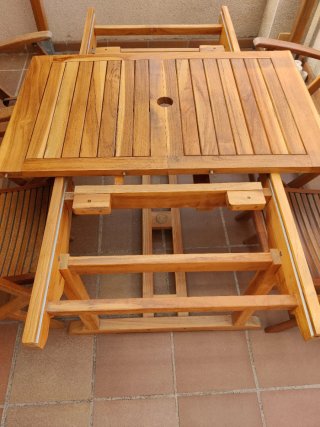 Mesa de teca ovalada para exterior