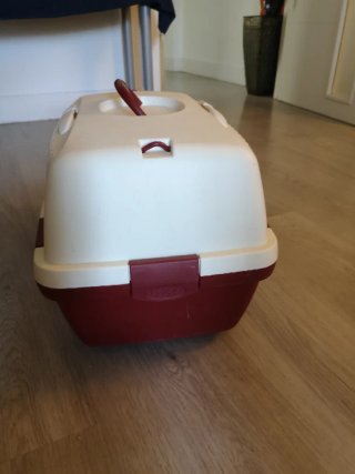 Transportín gato blanco y rojo