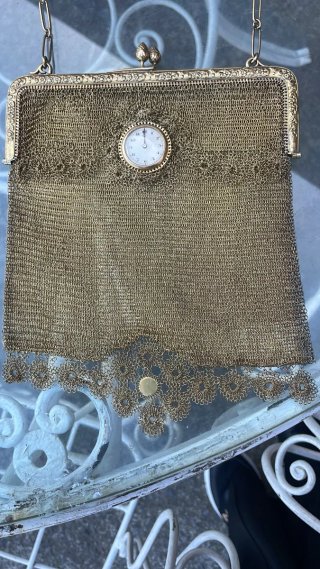 Bolso de Malla Dorado Años 20 con Reloj