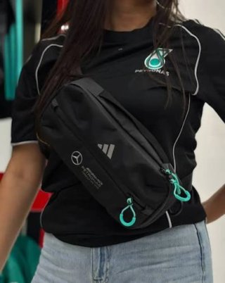 Bandolera Adidas Mercedes-AMG Petronas Formula 1.