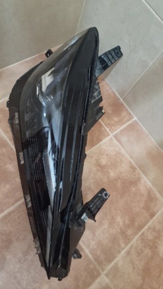 Faro Derecho MG 4 EV