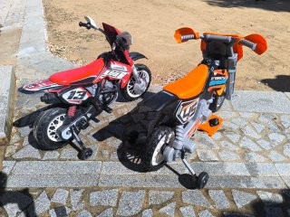 Due moto elettriche per bambini 12V e 6V