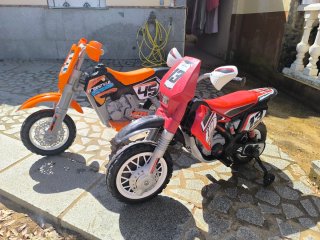 Due moto elettriche per bambini 12V e 6V