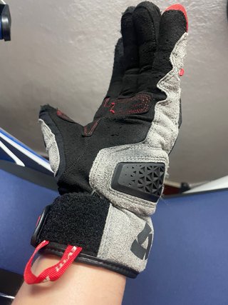 Guantes Moto Revit modelo MANGROVE.