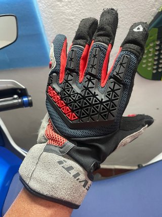 Guantes Moto Revit modelo MANGROVE.