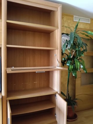 Mueble de salón madera y cristal