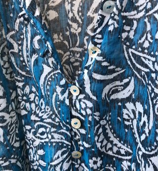Blusa Zara Estampada Azul y Blanca Talla S grande