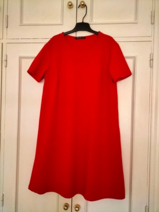 Vestido Rojo Stradivarius- Talla M- Cómo nuevo